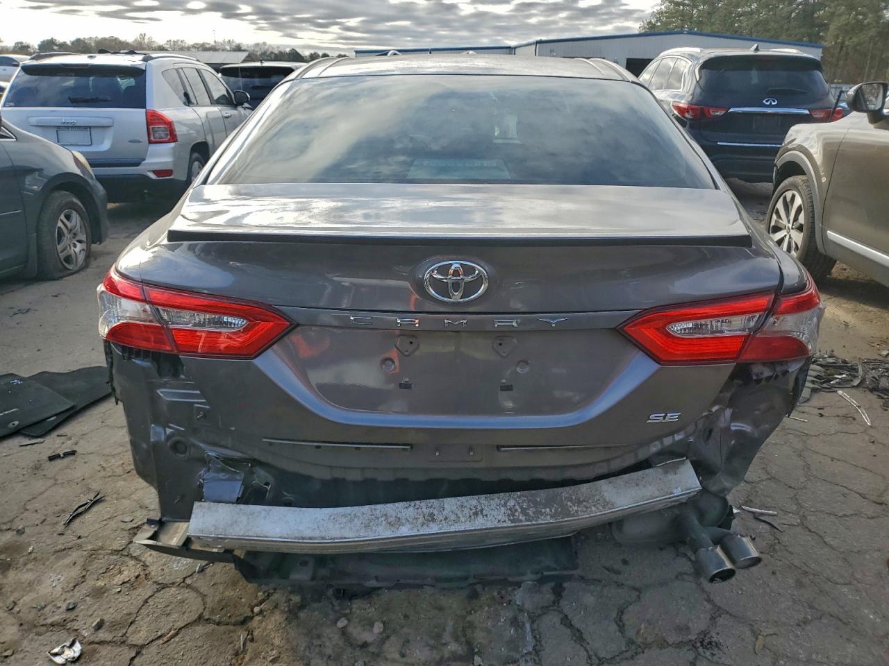 2018 TOYOTA CAMRY L photo 6
