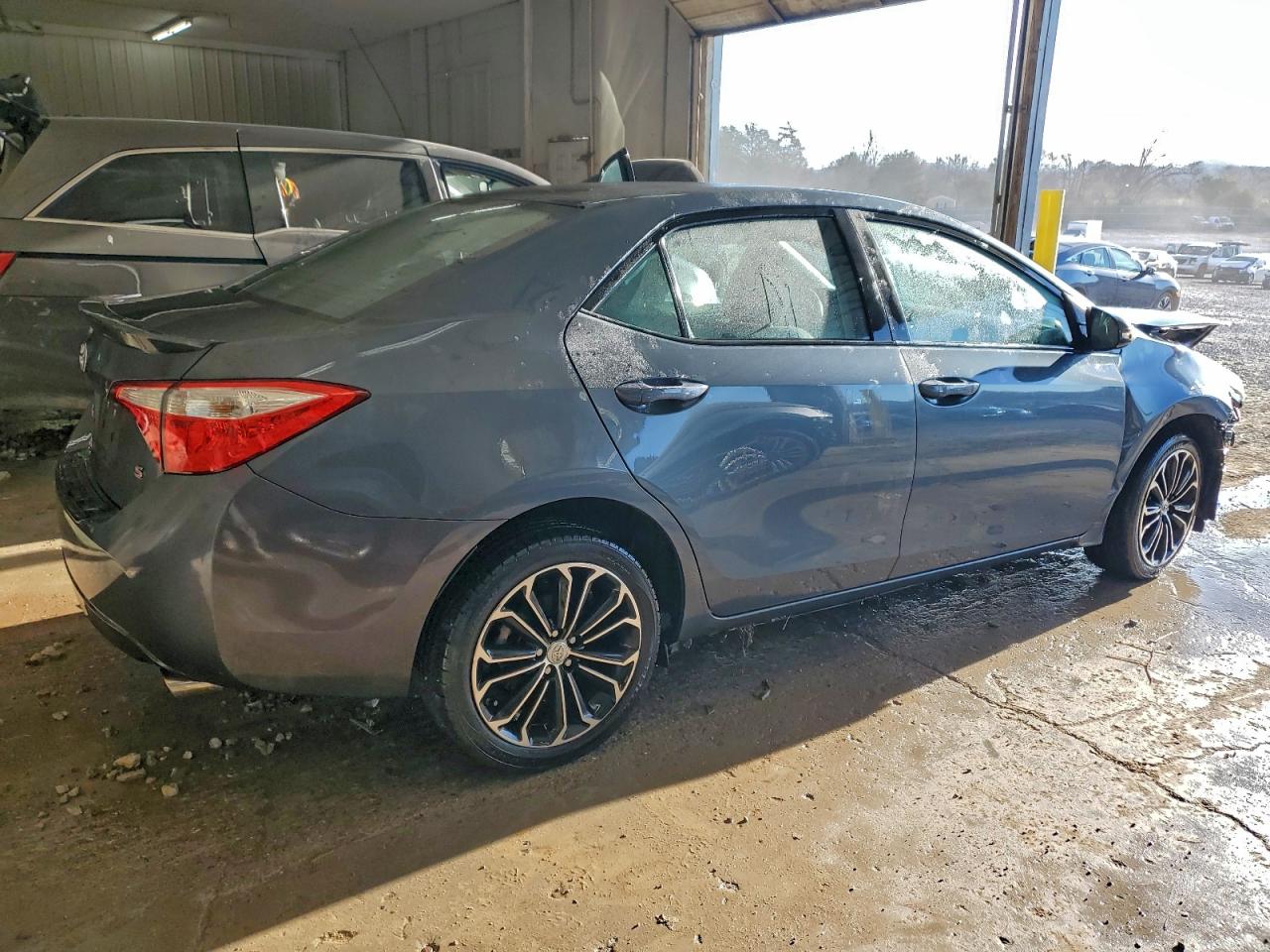 2014 TOYOTA COROLLA L photo 3