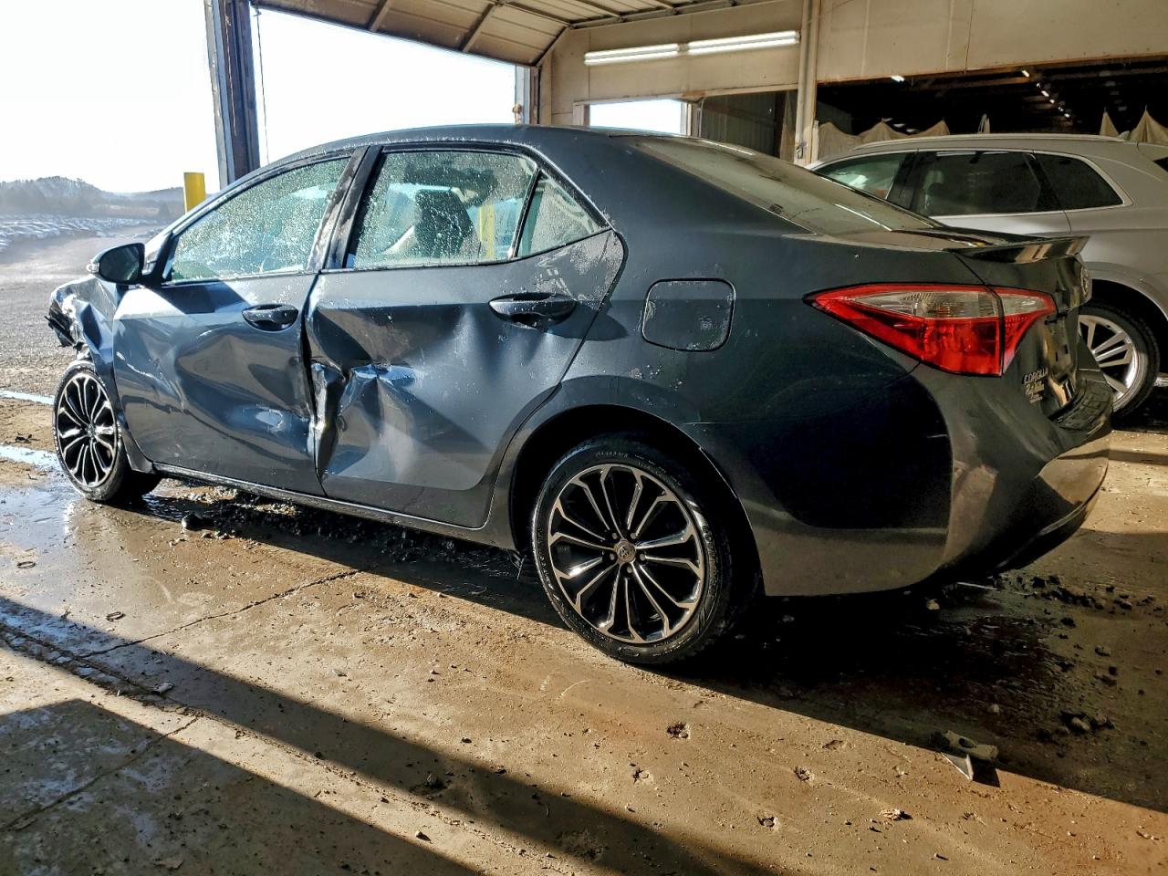 2014 TOYOTA COROLLA L photo 2