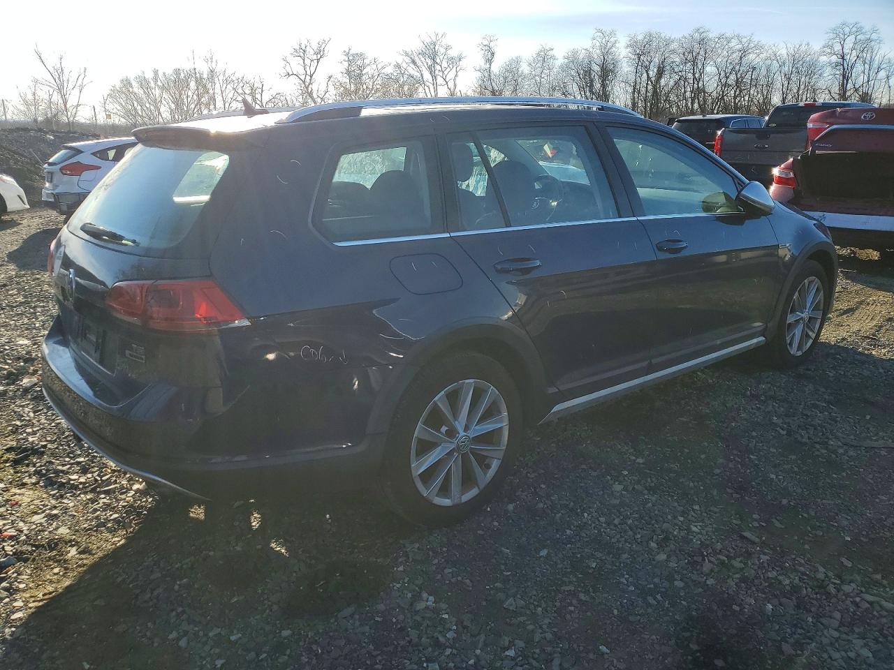 2017 VOLKSWAGEN GOLF ALLTRACK S photo 3