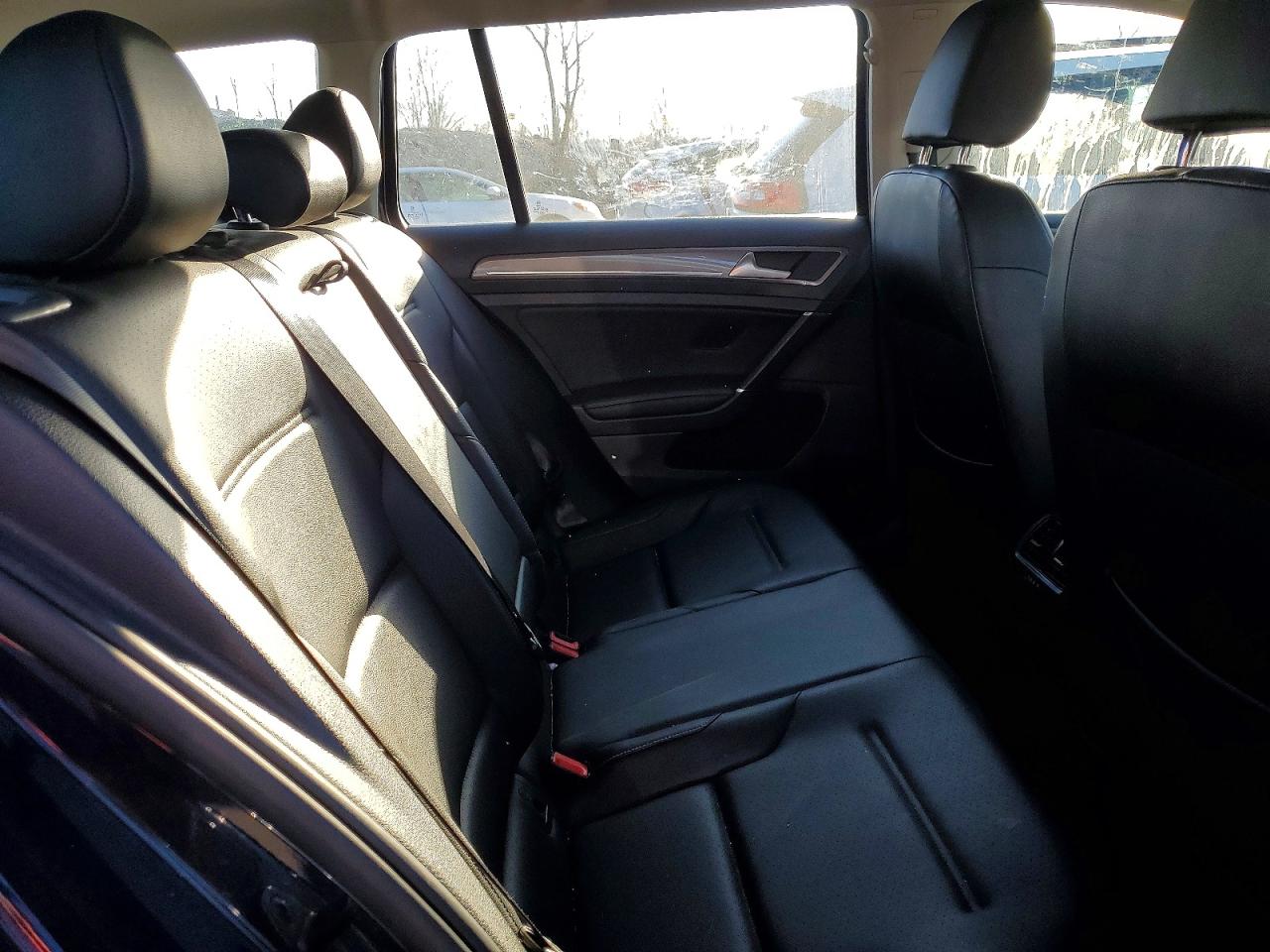 2017 VOLKSWAGEN GOLF ALLTRACK S photo 11