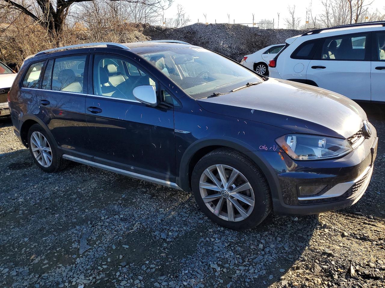 2017 VOLKSWAGEN GOLF ALLTRACK S photo 4