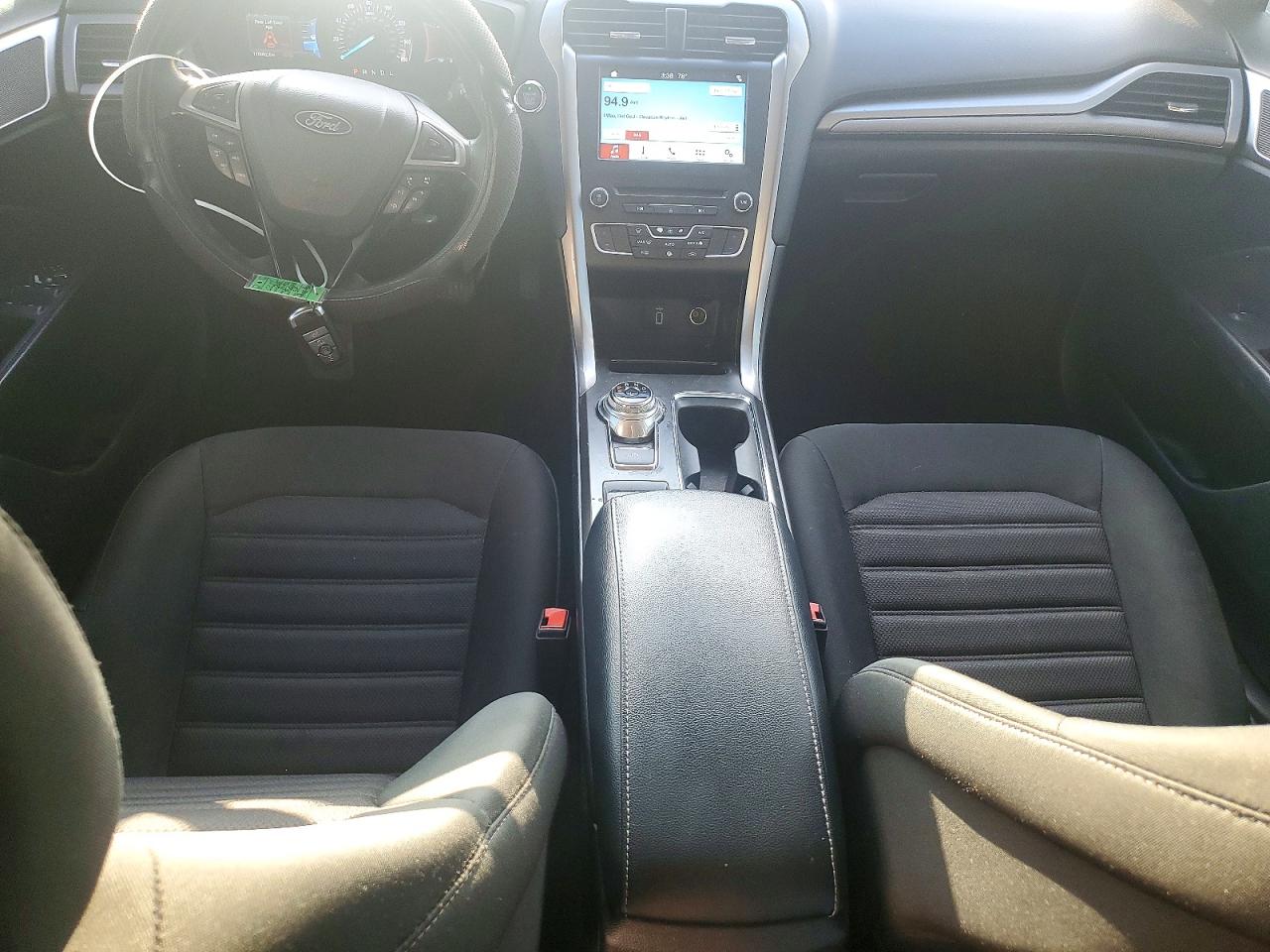 2018 FORD FUSION SE photo 8