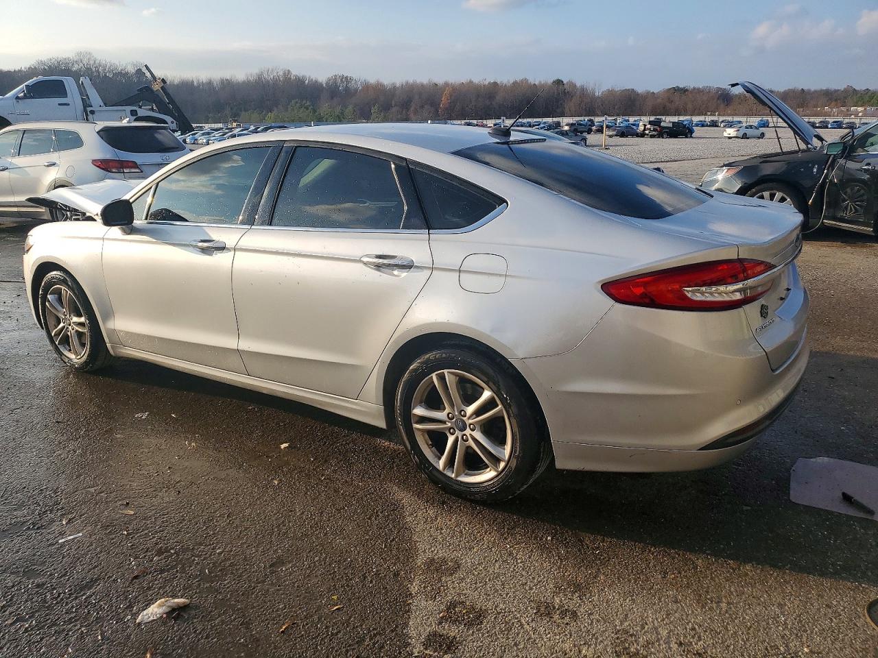 2018 FORD FUSION SE photo 2