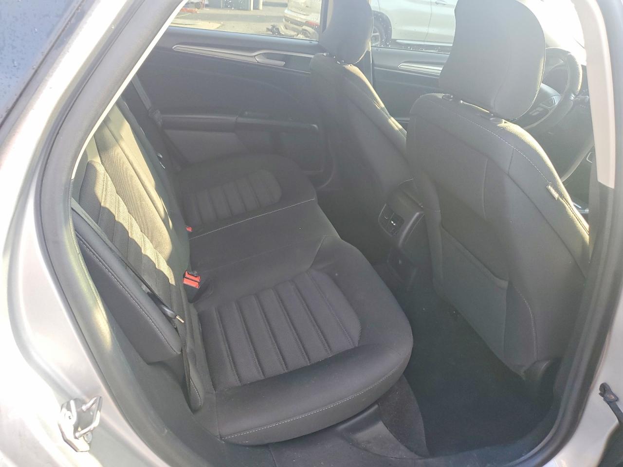 2018 FORD FUSION SE photo 10