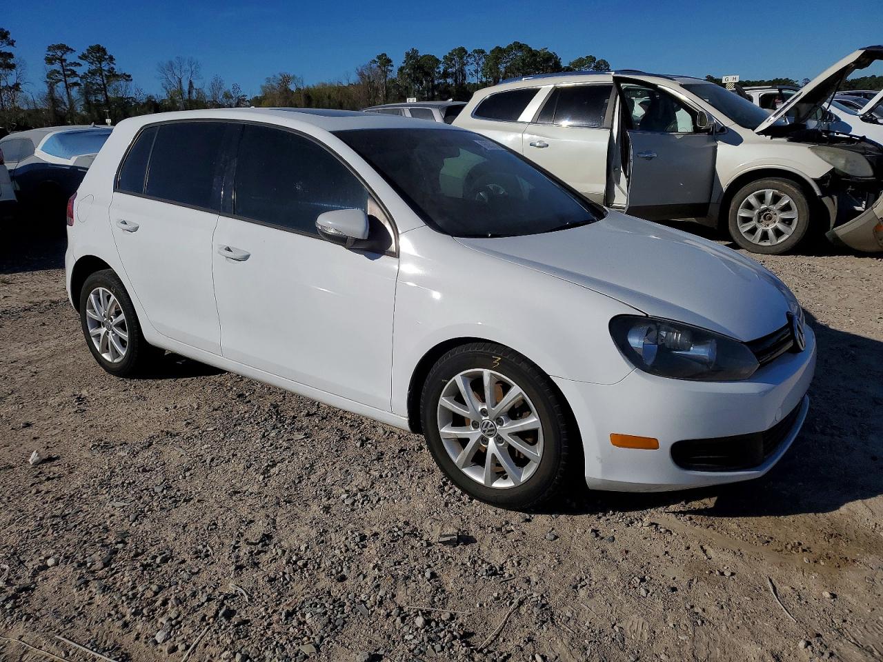 2011 VOLKSWAGEN GOLF photo 4