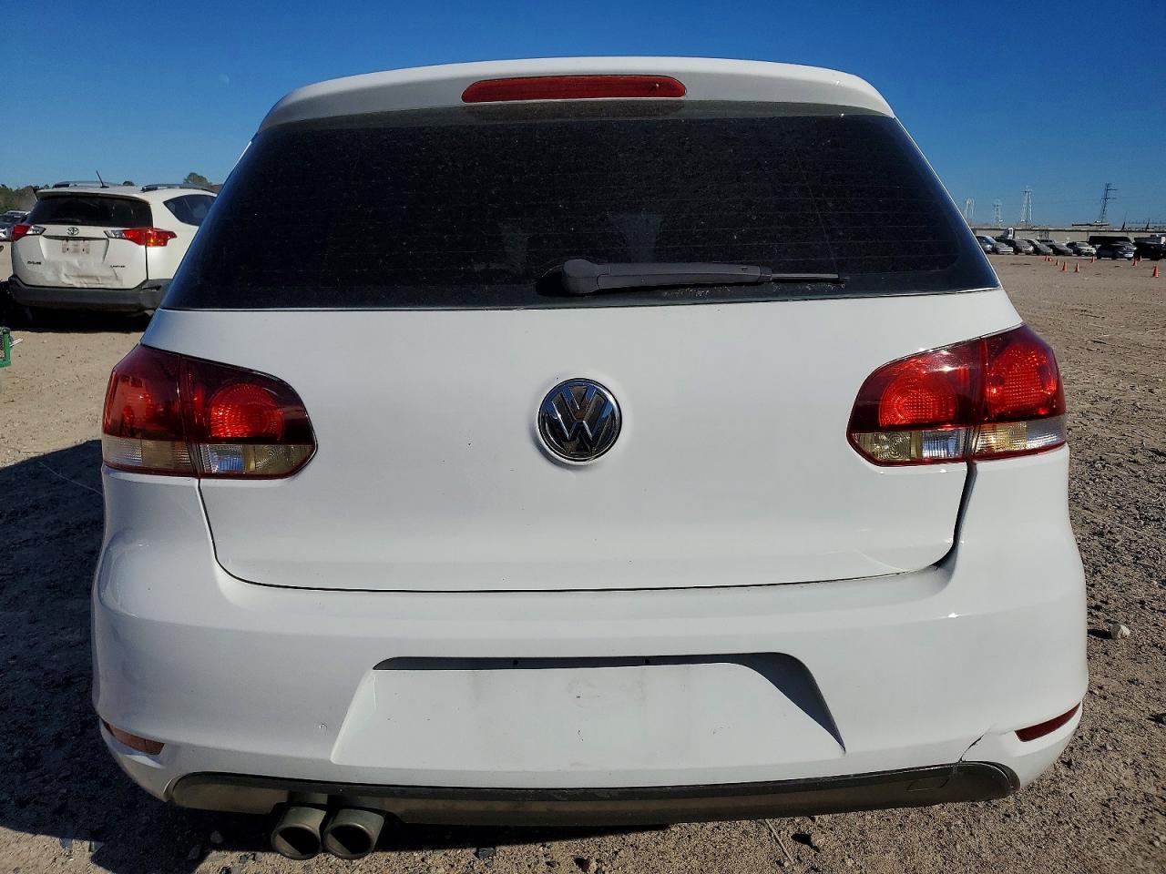 2011 VOLKSWAGEN GOLF photo 6