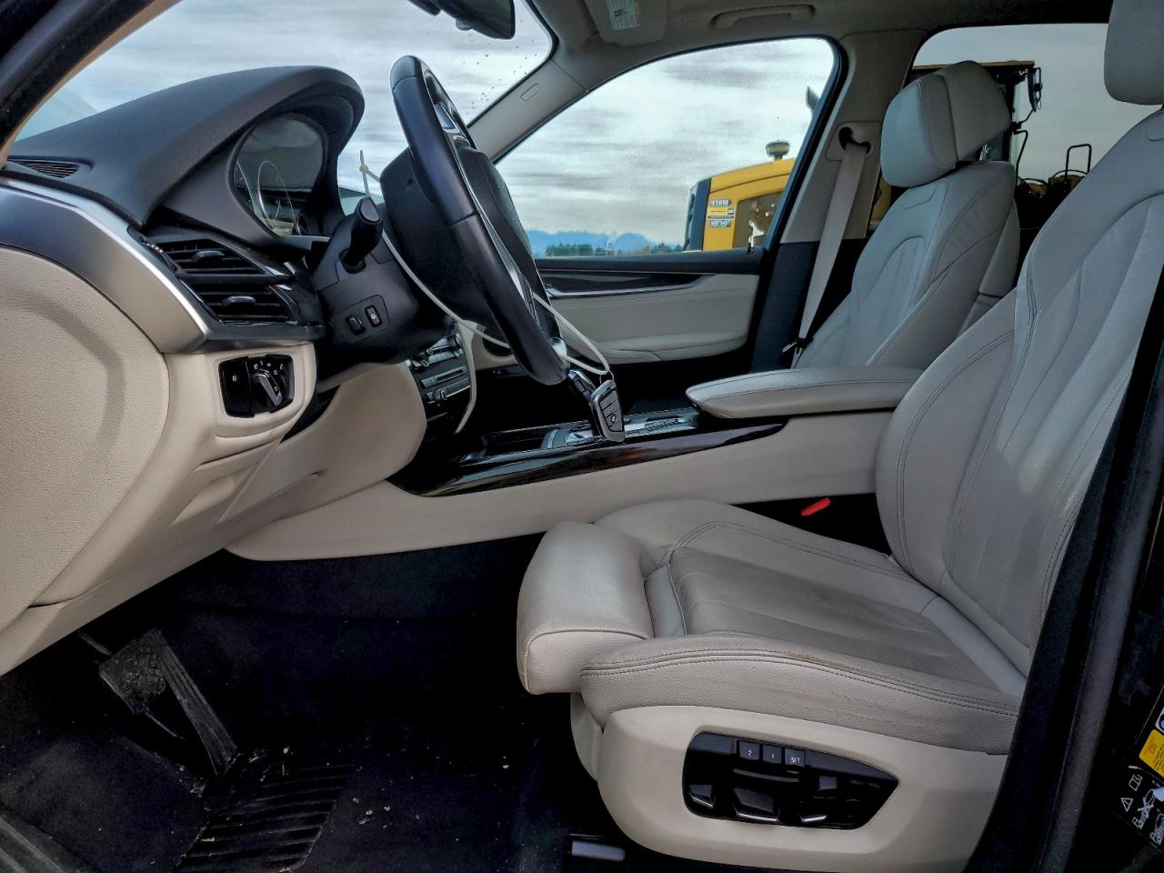 2015 BMW X5 XDRIVE35D photo 13