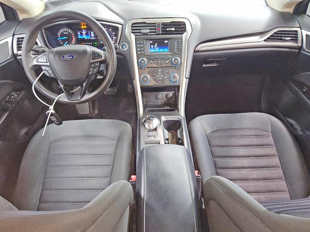 2017 FORD FUSION SE photo 8