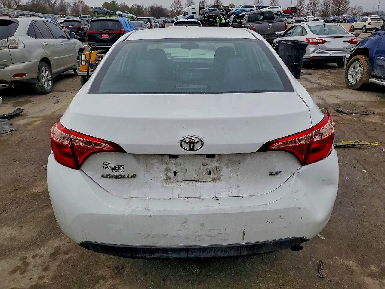 2018 TOYOTA COROLLA L photo 6
