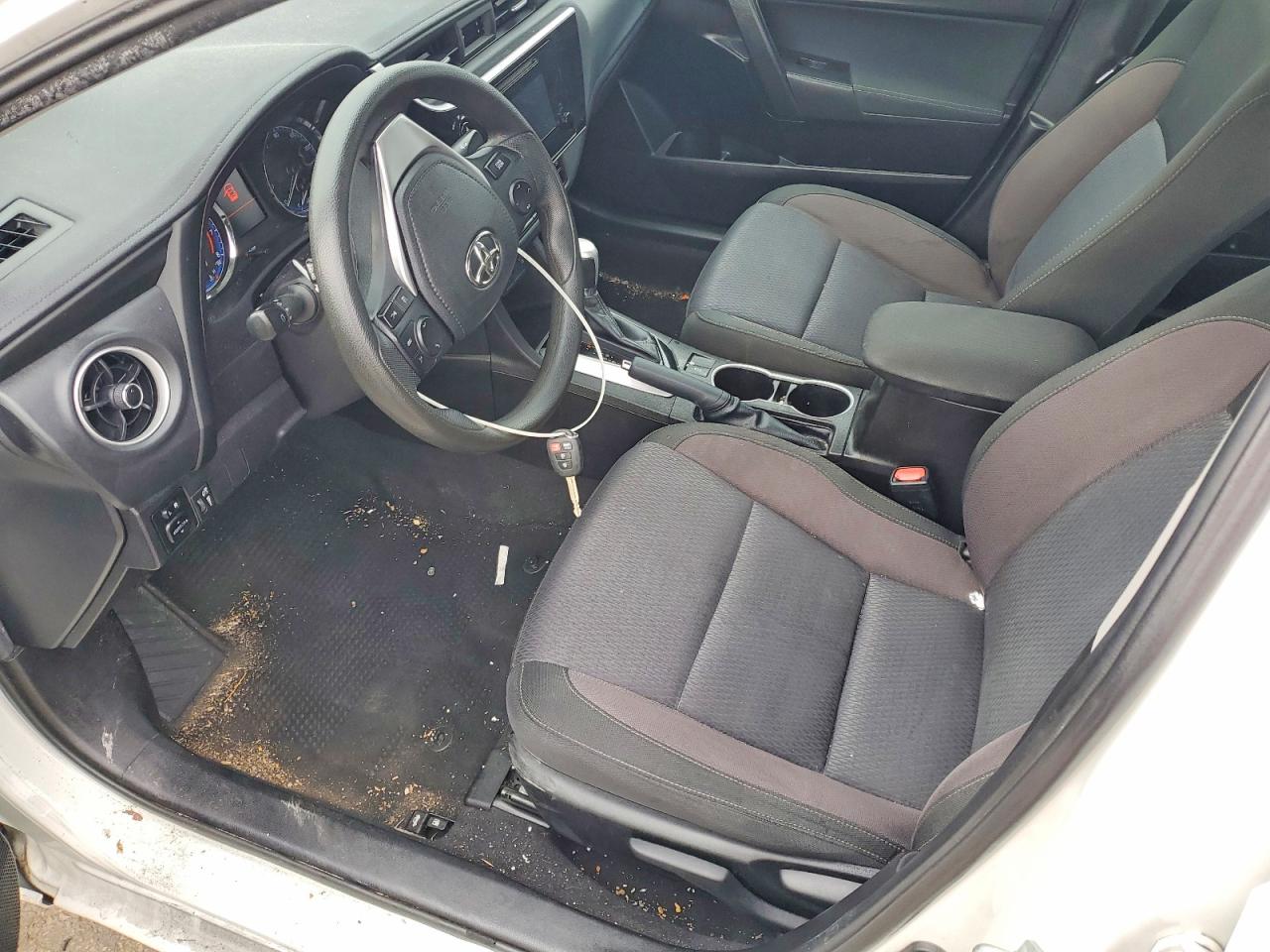 2018 TOYOTA COROLLA L photo 7