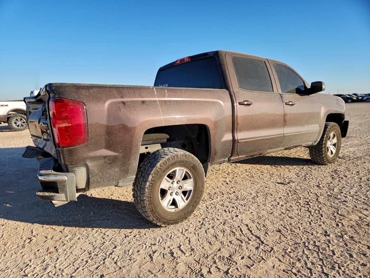 2016 CHEVROLET SILVERADO C1500 LT photo 3