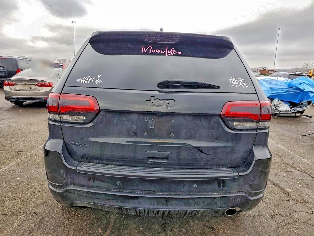 2020 JEEP GRAND CHEROKEE LAREDO photo 11