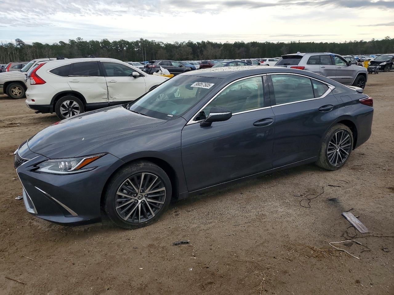 2022 LEXUS ES