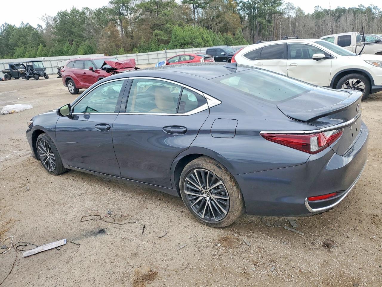 2022 LEXUS ES 300H BASE photo 3