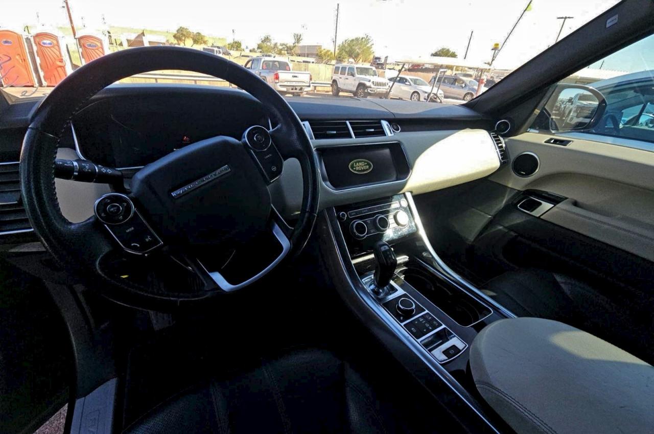 2017 LAND ROVER RANGE ROVER SPORT HSE photo 9