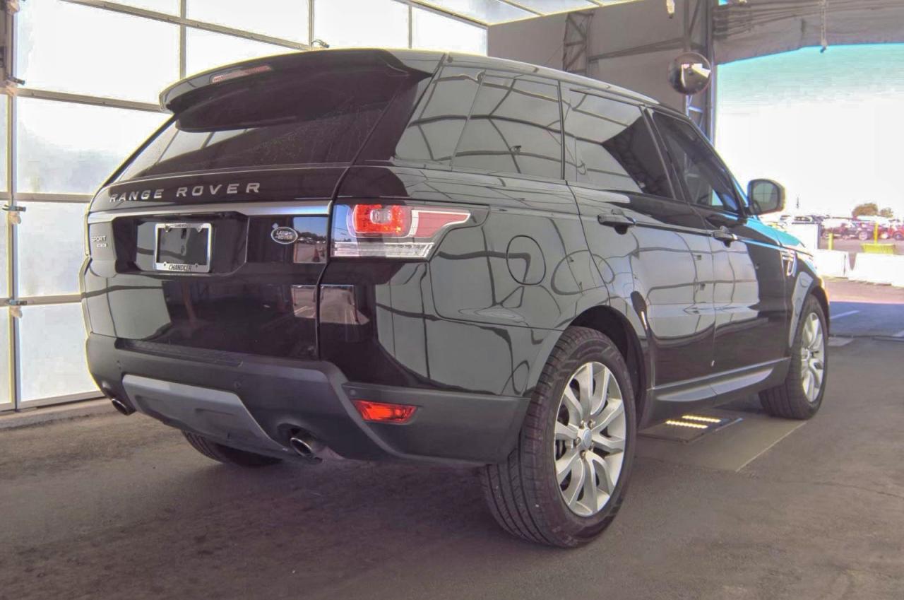 2017 LAND ROVER RANGE ROVER SPORT HSE photo 3