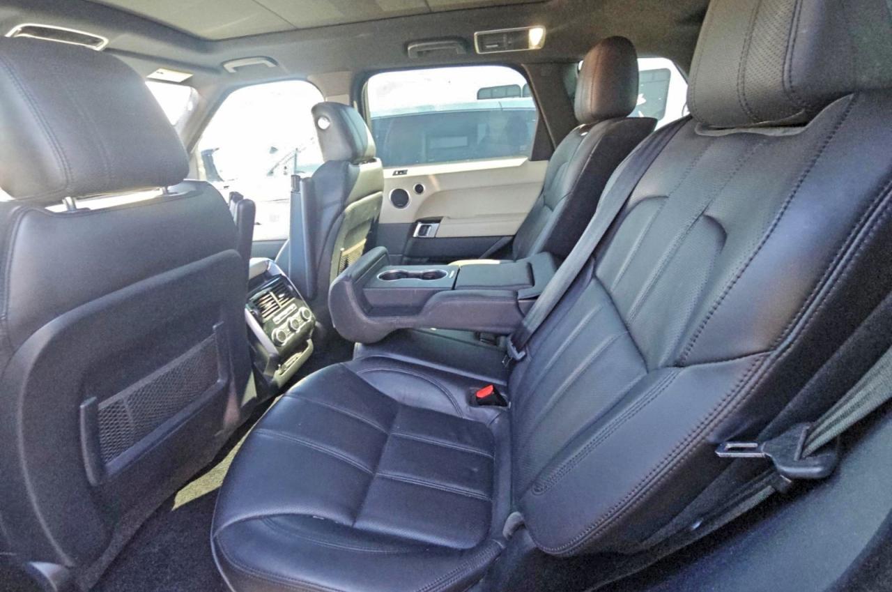 2017 LAND ROVER RANGE ROVER SPORT HSE photo 6