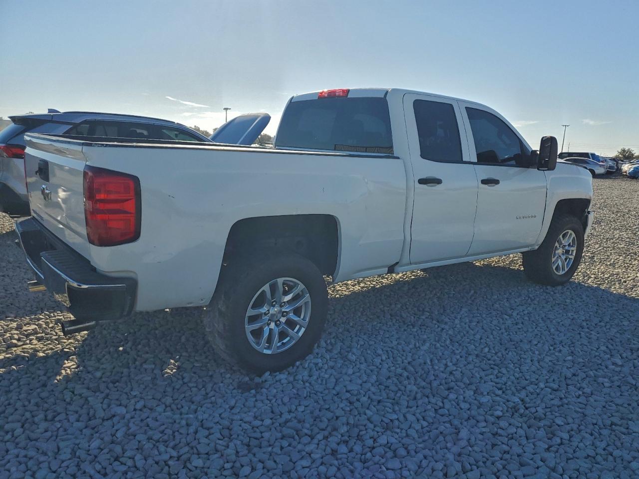 2016 CHEVROLET SILVERADO K1500 CUSTOM photo 3