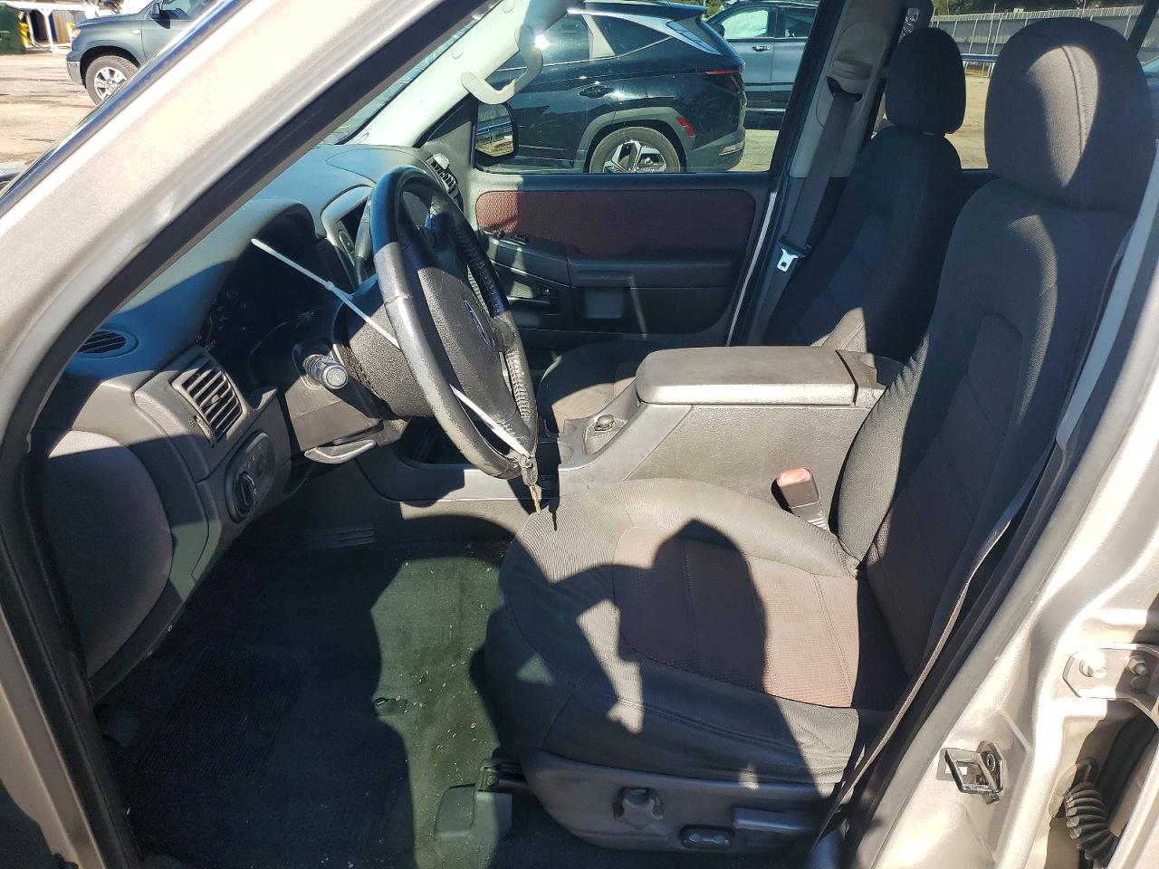2005 FORD EXPLORER XLT photo 13