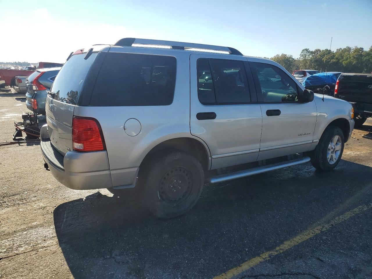2005 FORD EXPLORER XLT photo 5