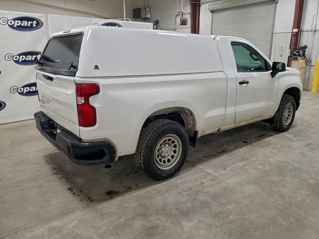 2023 CHEVROLET SILVERADO C1500 photo 3