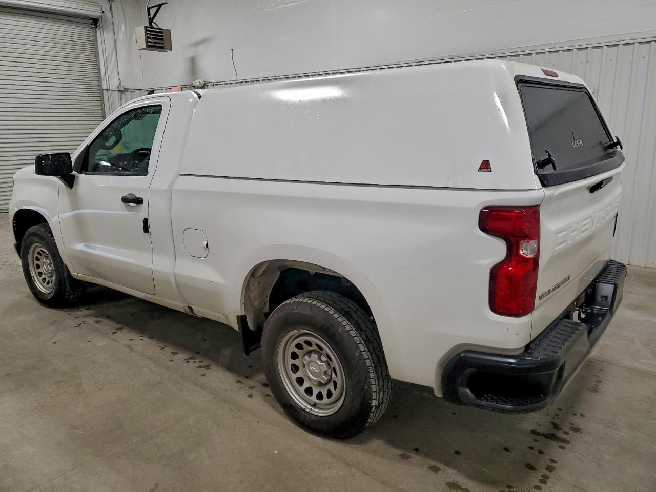 2023 CHEVROLET SILVERADO C1500 photo 2