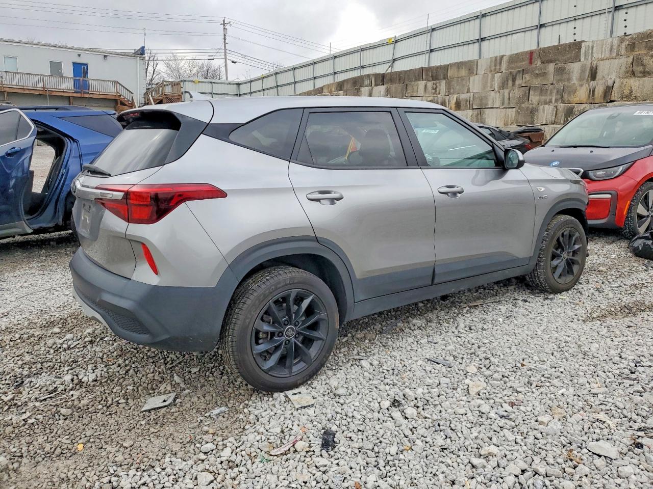 2021 KIA SELTOS LX photo 3