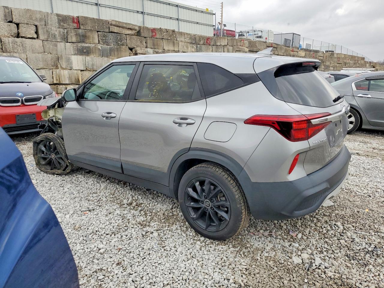 2021 KIA SELTOS LX photo 2