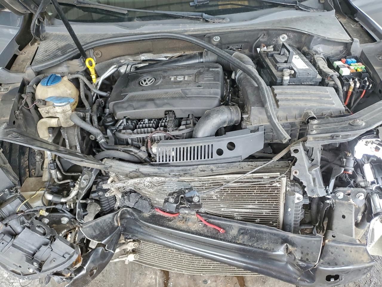 2014 VOLKSWAGEN PASSAT SE photo 11