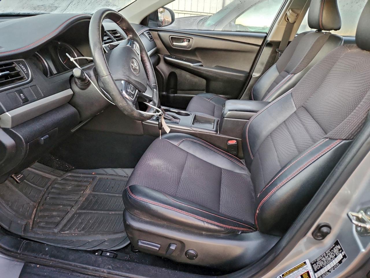 2017 TOYOTA CAMRY LE photo 7