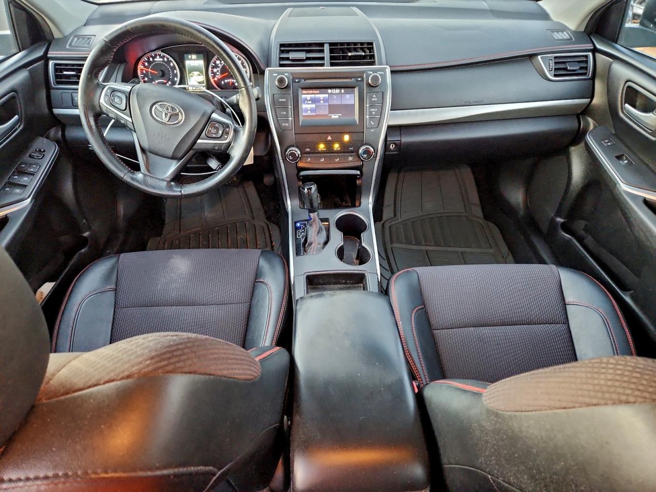2017 TOYOTA CAMRY LE photo 8