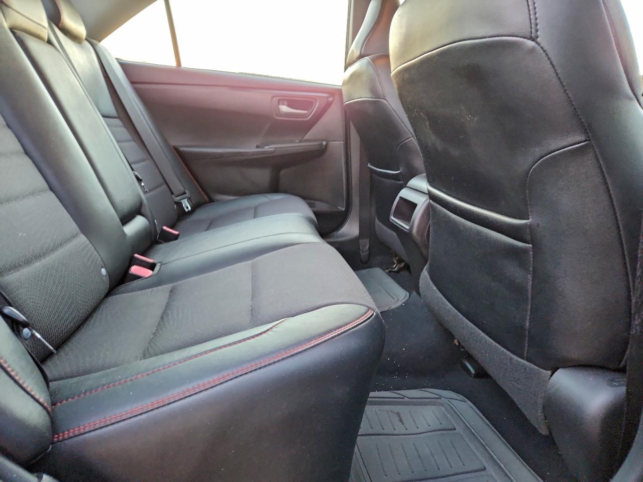 2017 TOYOTA CAMRY LE photo 10