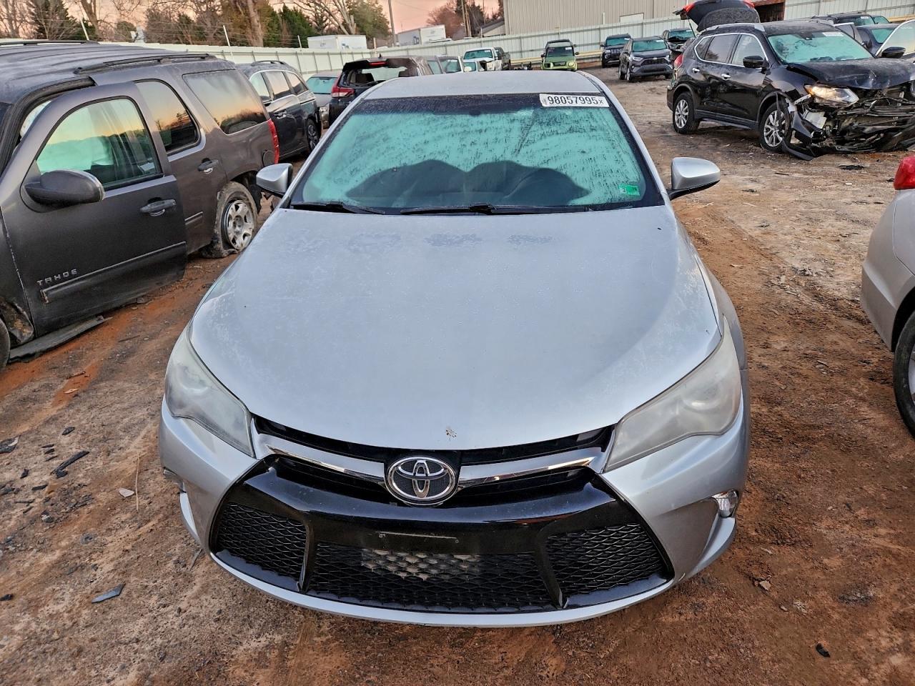 2017 TOYOTA CAMRY LE photo 5