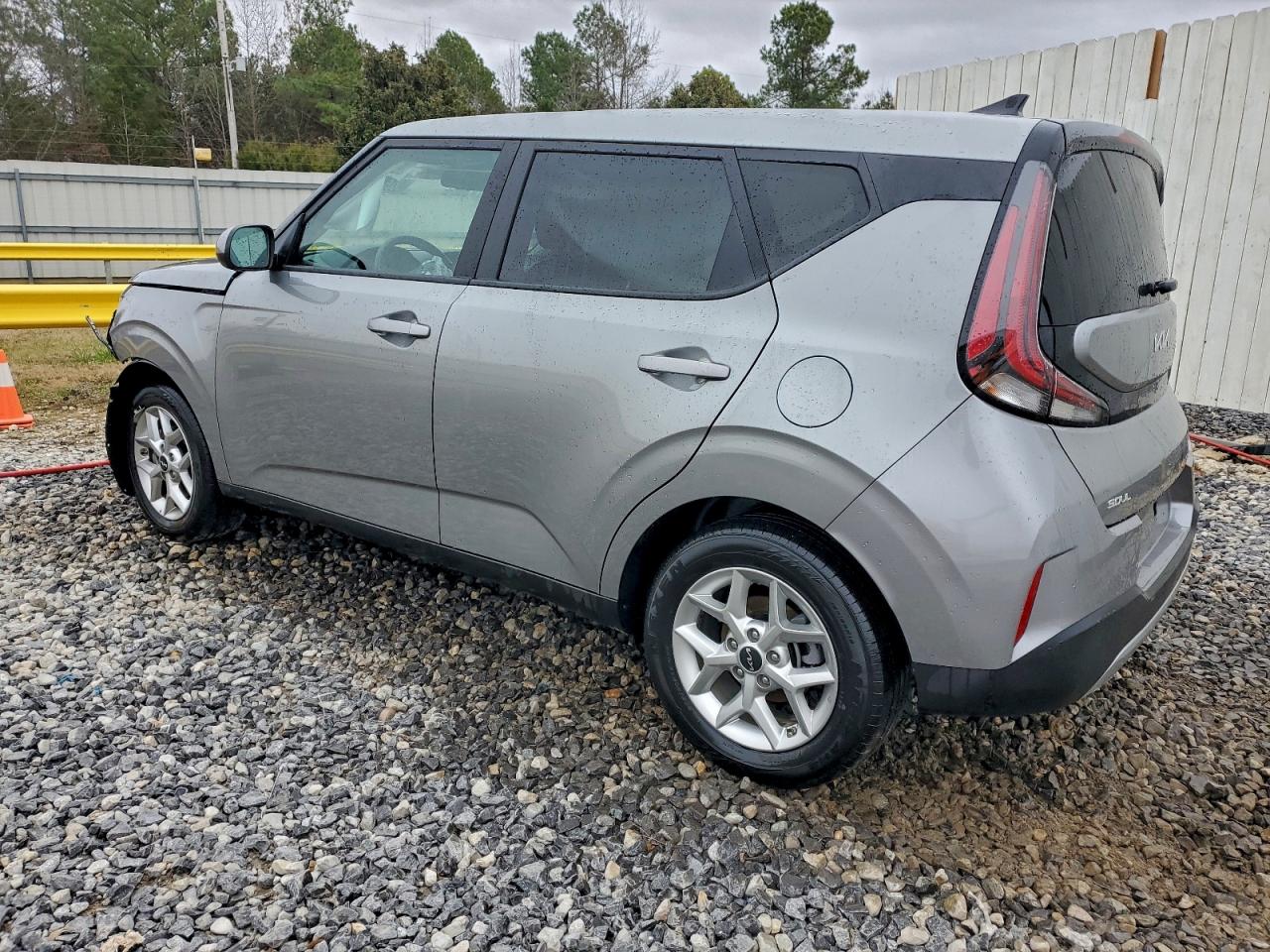 2025 KIA SOUL LX photo 2