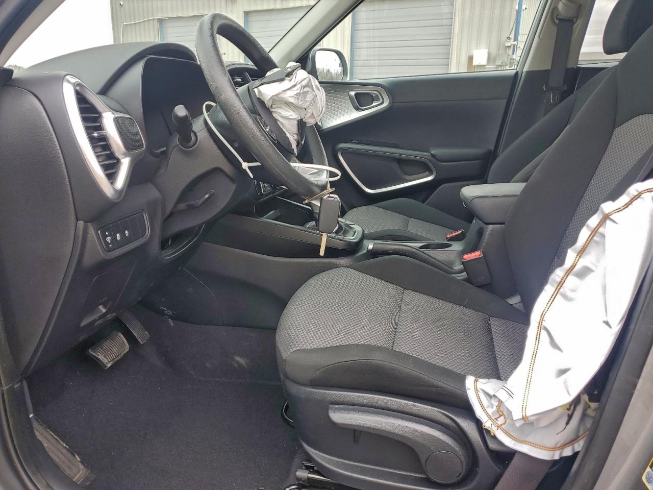 2025 KIA SOUL LX photo 7