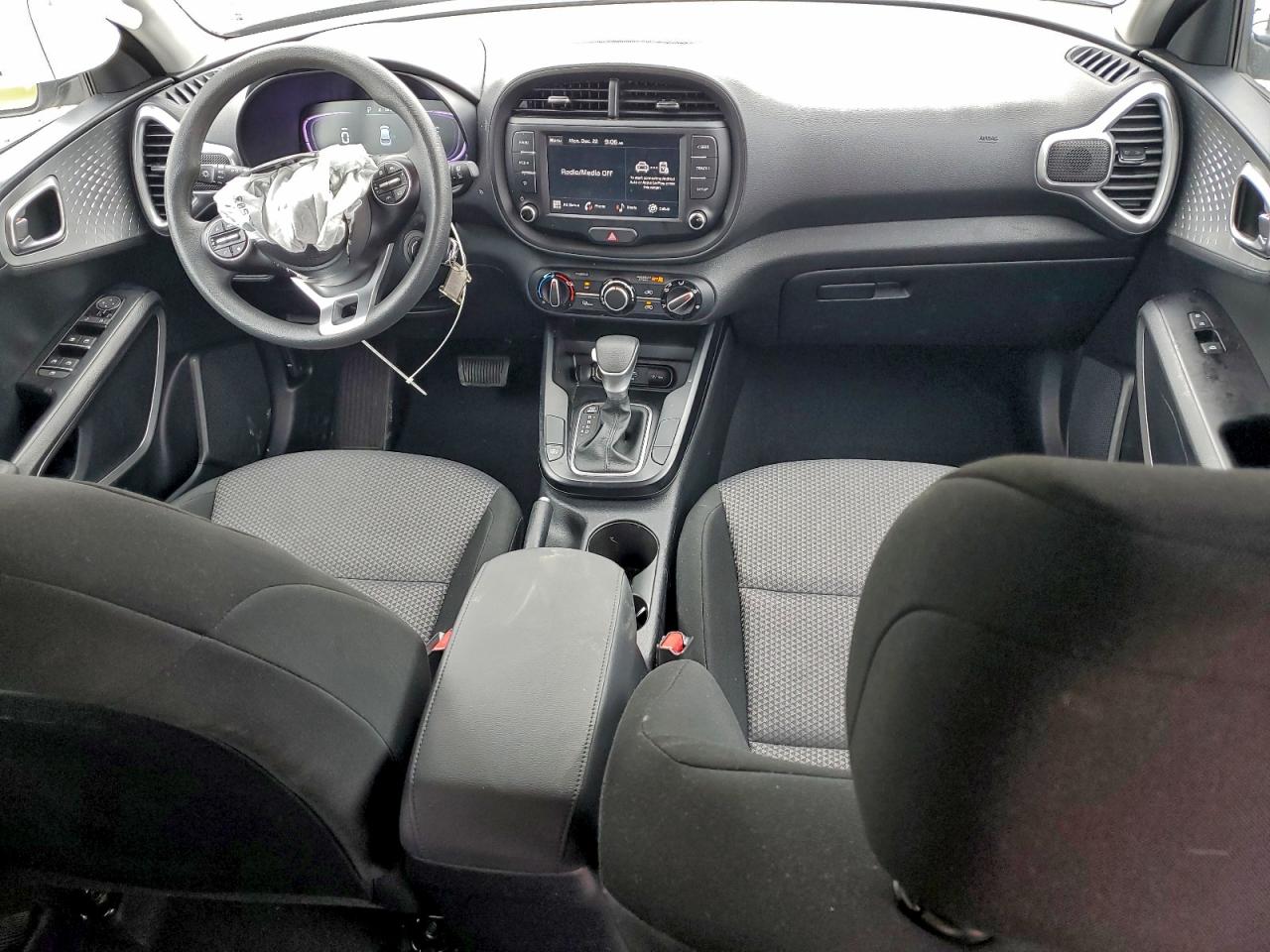 2025 KIA SOUL LX photo 8