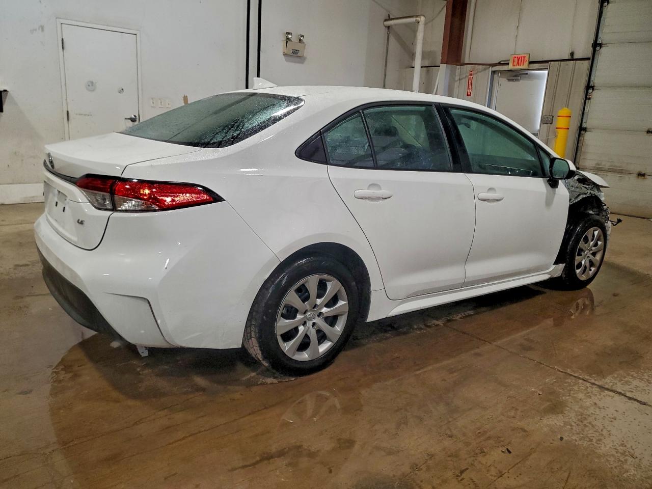2023 TOYOTA COROLLA LE photo 3