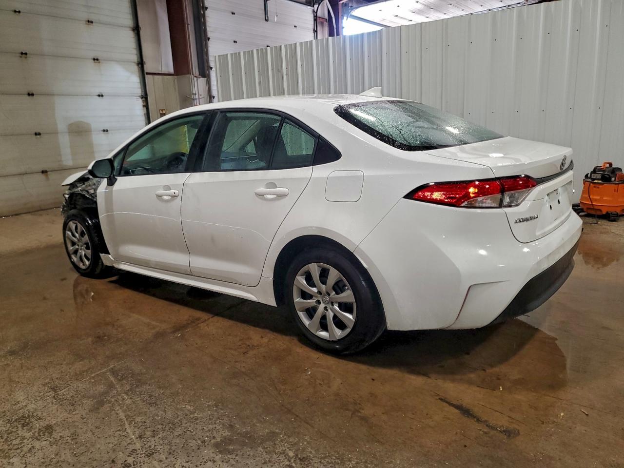 2023 TOYOTA COROLLA LE photo 2