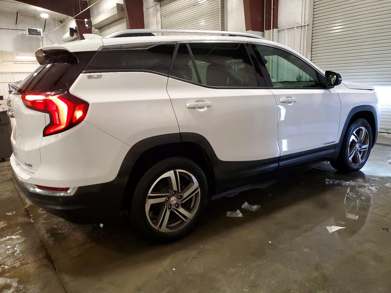 2018 GMC TERRAIN SLT photo 5