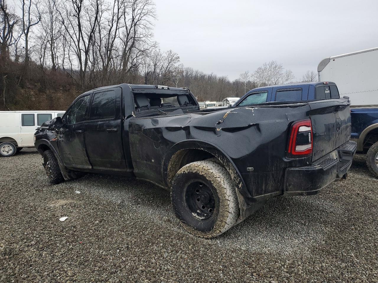 2020 RAM 3500 LARAMIE photo 2