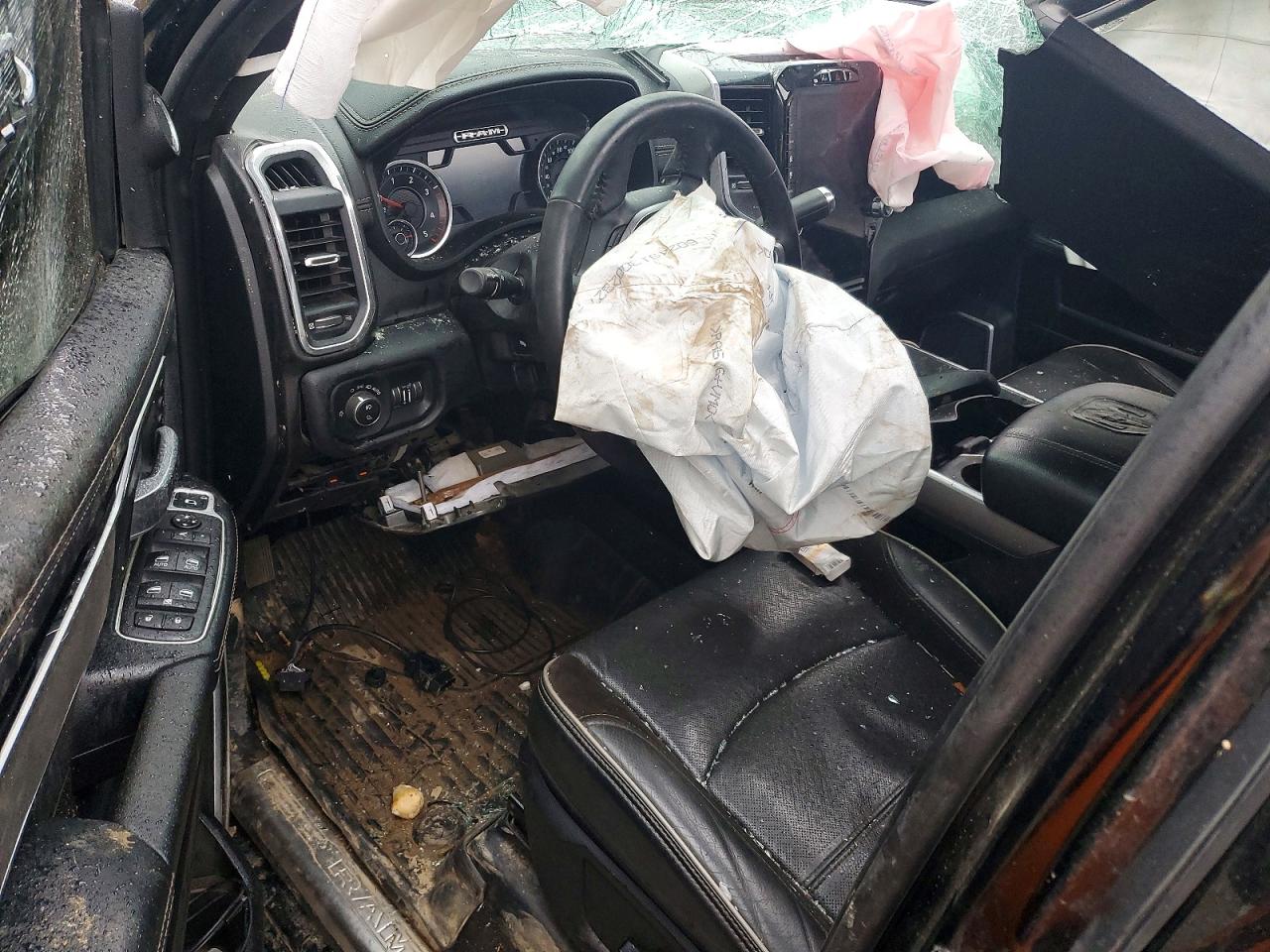 2020 RAM 3500 LARAMIE photo 8