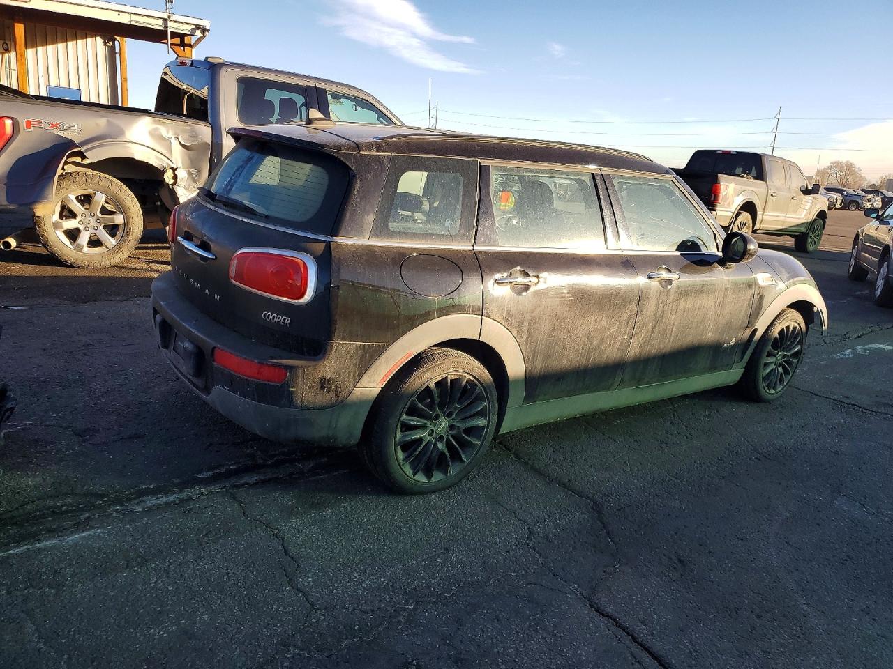 2017 MINI COOPER CLUBMAN ALL4 photo 3