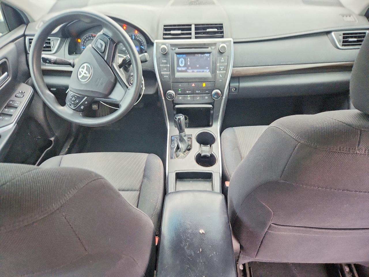 2015 TOYOTA CAMRY LE photo 8