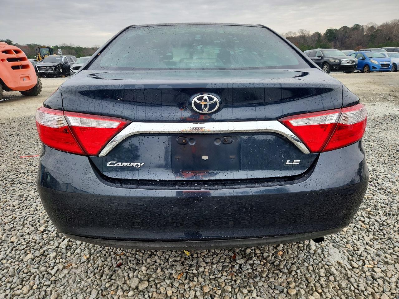 2015 TOYOTA CAMRY LE photo 6