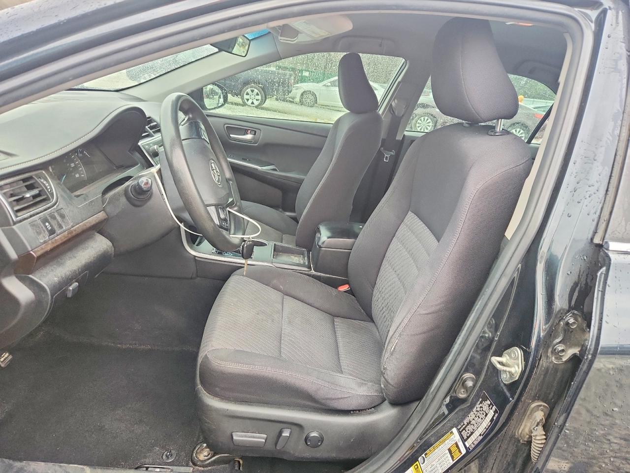 2015 TOYOTA CAMRY LE photo 7