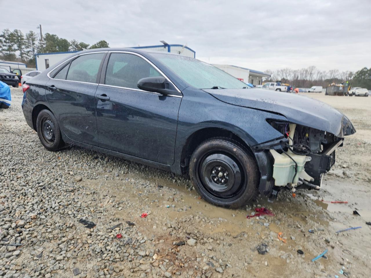 2015 TOYOTA CAMRY LE photo 4