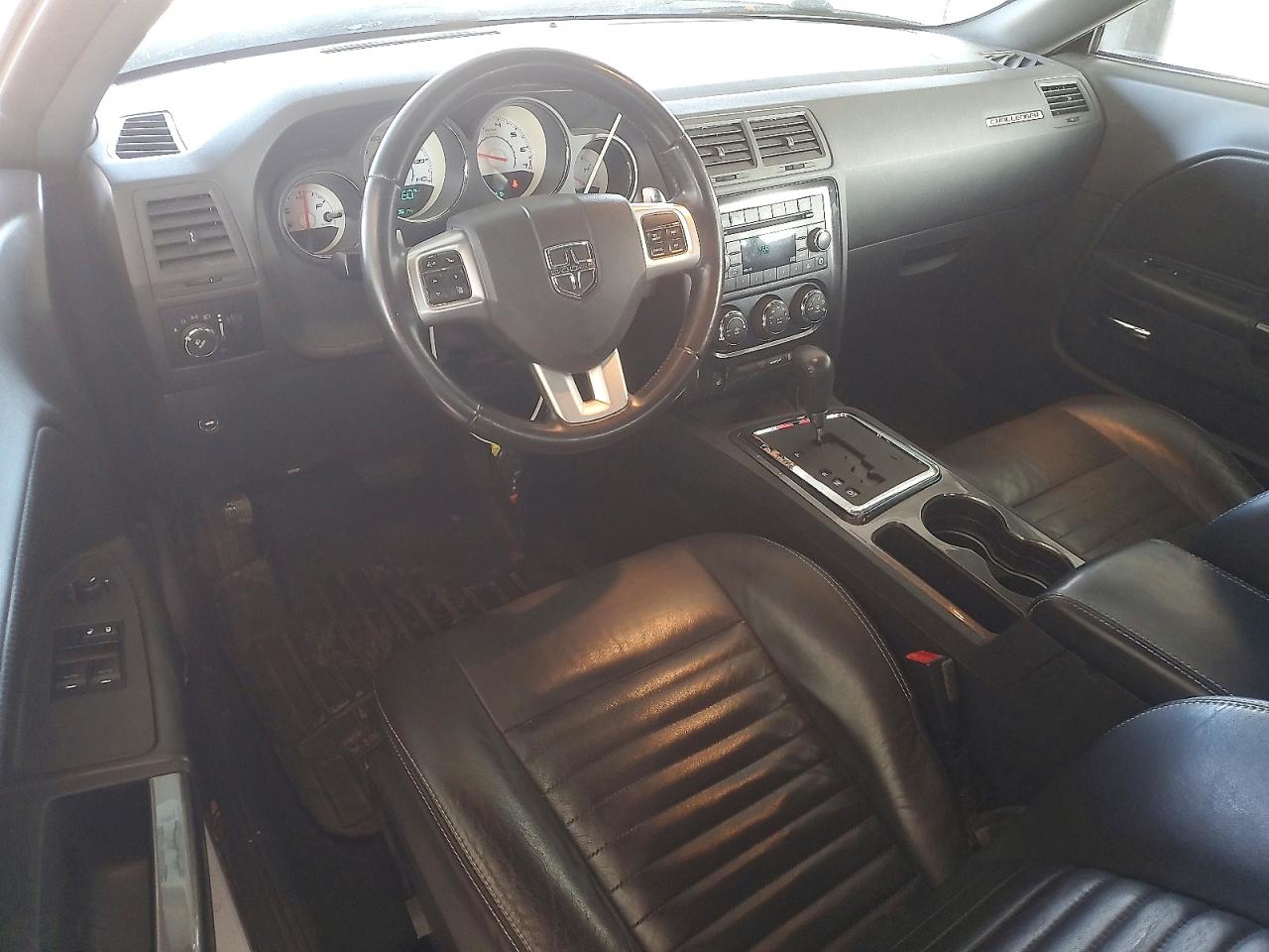 2013 DODGE CHALLENGER SXT photo 8