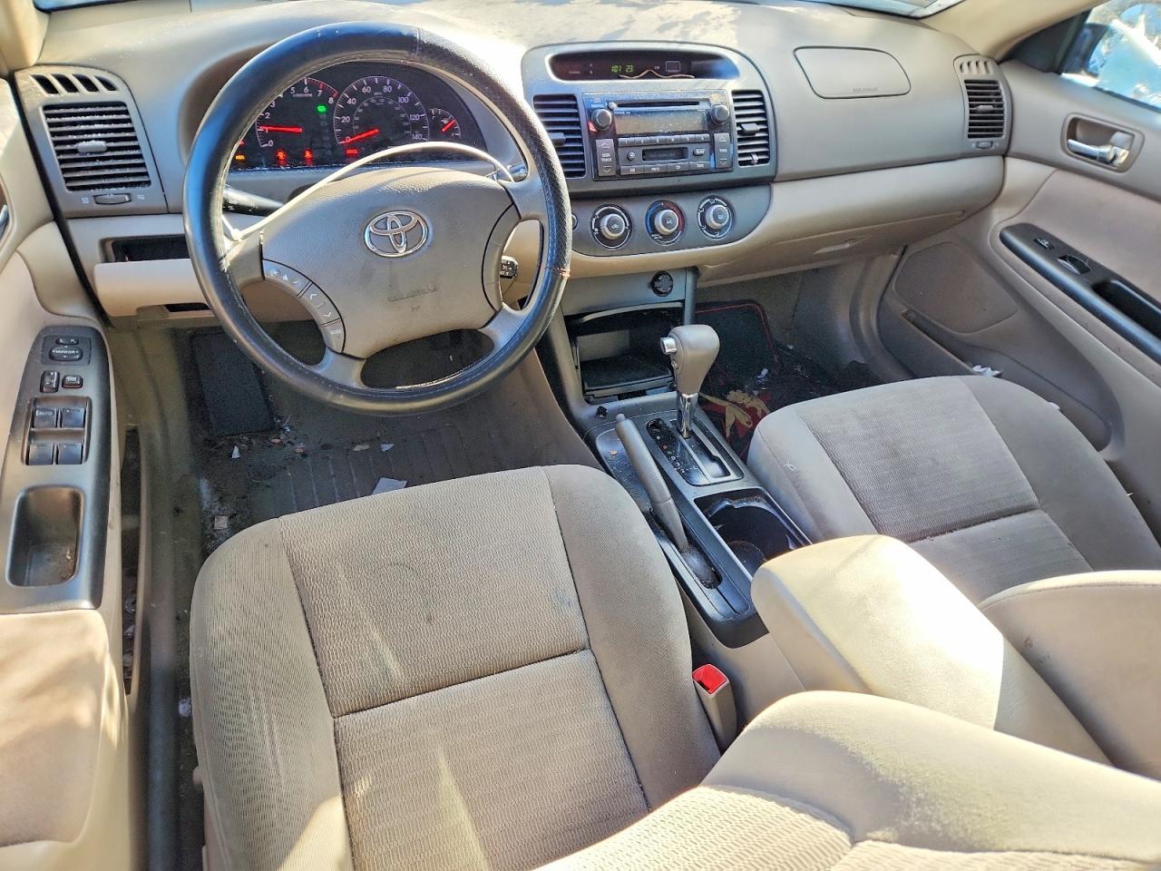 2005 TOYOTA CAMRY LE photo 8
