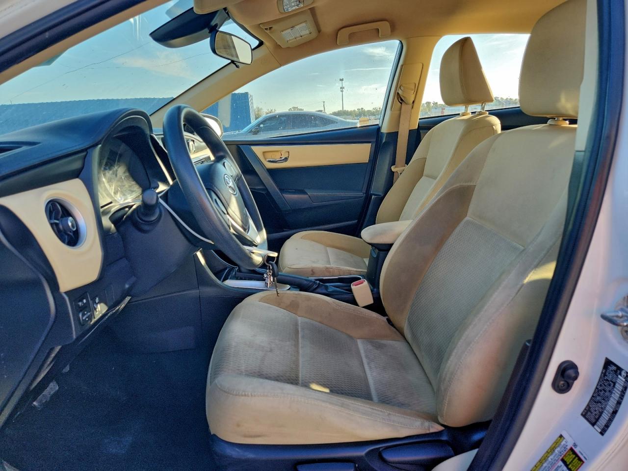 2017 TOYOTA COROLLA LE photo 13
